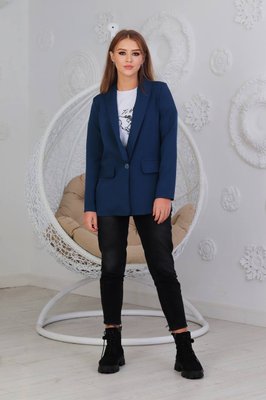 Женский классический пиджак с отложным воротником из крепкостюмки синего цвета р.46 357962 379130 фото
