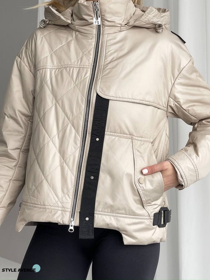 Женская теплая куртка цвет бежевый р.S 450142 450142 фото