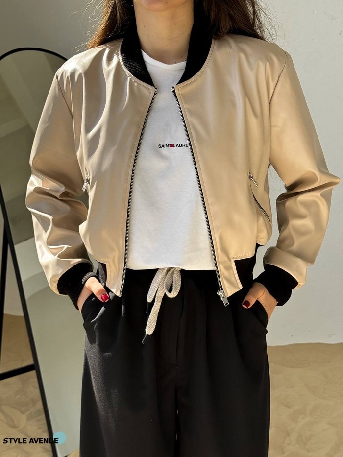 Женская куртка бомбер из эко кожи цвет бежевый р.42/44 454391 454391 фото