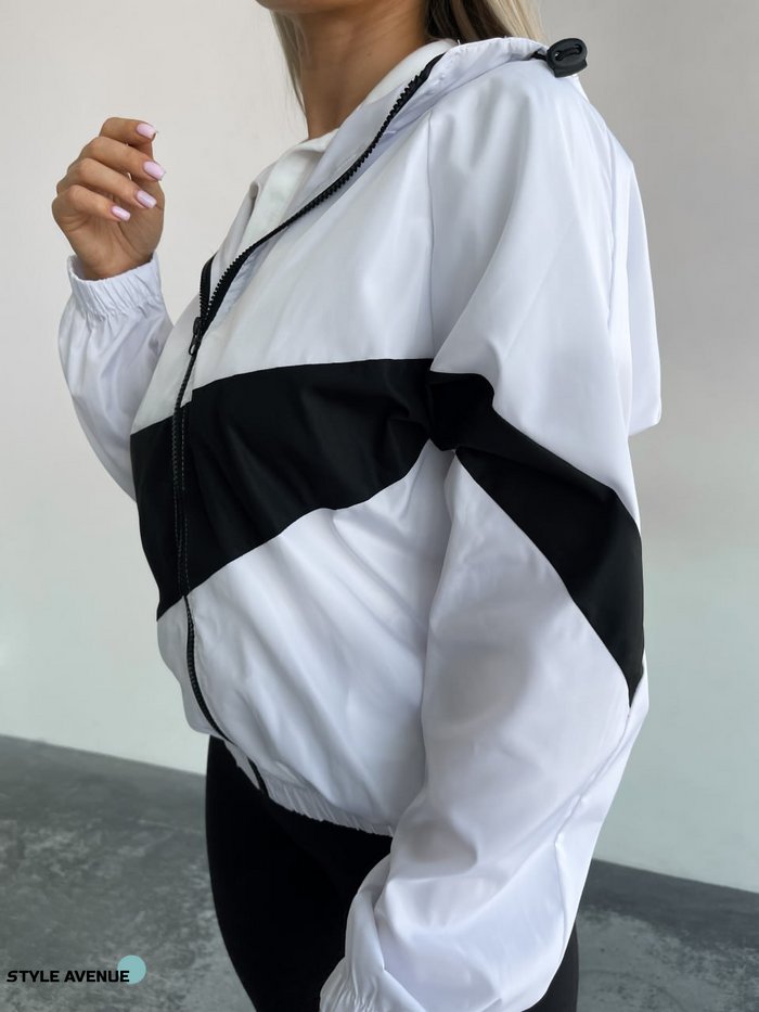 Женская куртка-ветровка с капюшоном цвет белый р.42/46 454224 454224 фото