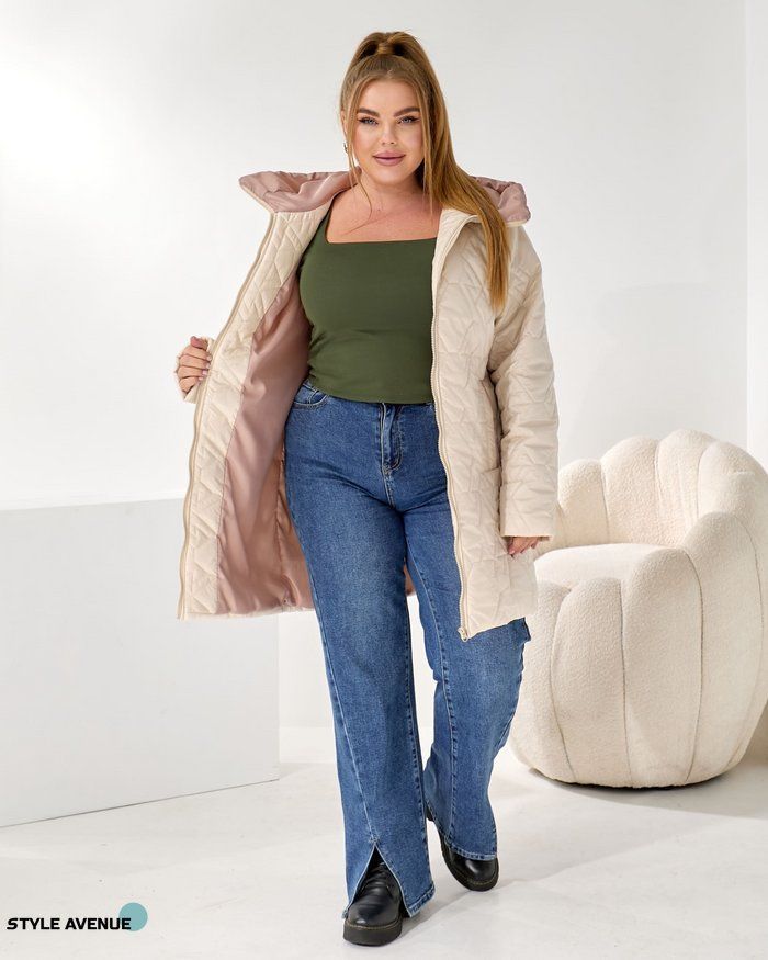 Женская зимняя теплая куртка с капюшоном бежевого цвета (531943) 531943 фото