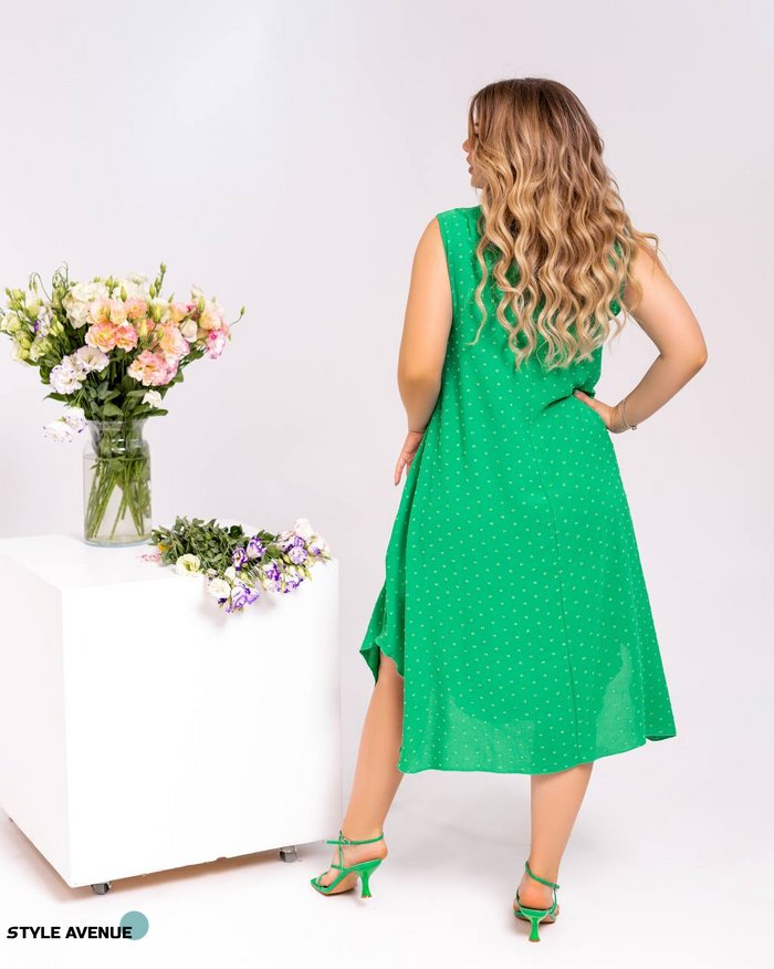 Женское свободное платье украшено декоративными карманами с пуговкой зеленого цвета р.58/60 435596 435596 фото
