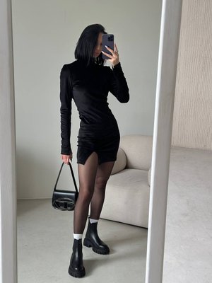 Женское приталенное платье из велюра цвет черный р.42/44 454863 454863 фото