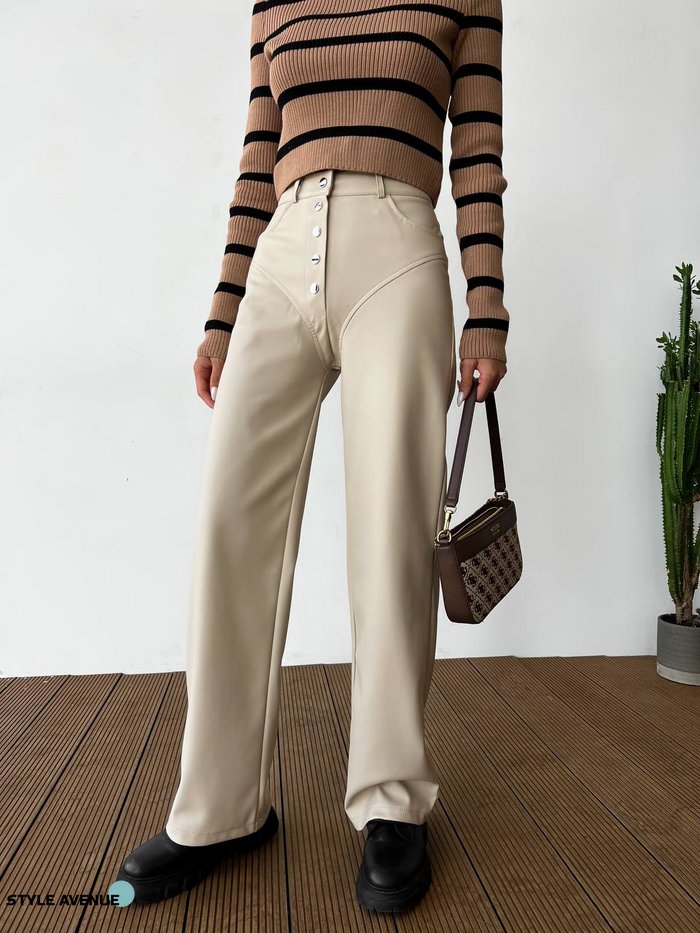 Женские брюки из эко-кожи цвет молочный р.42 443402 443402 фото
