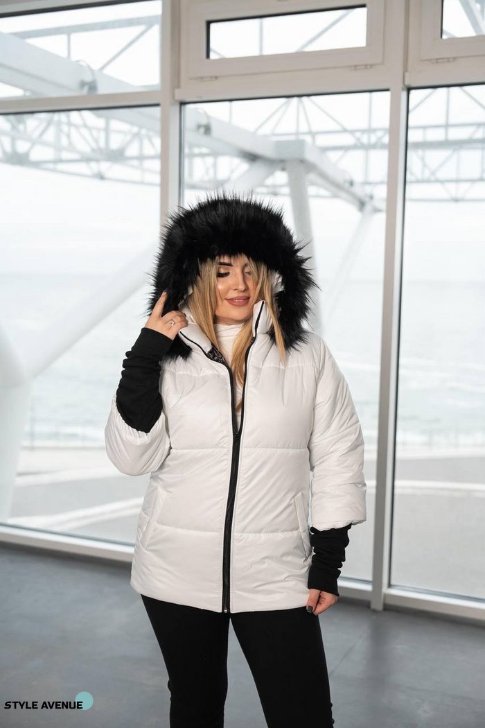 Женская теплая куртка с капюшоном на меху цвет белый р.48/50 447633 447633 фото