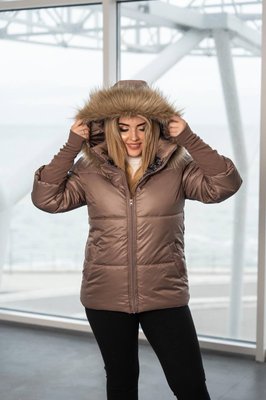 Женская теплая куртка с капюшоном на меху цвет капучино р.48/50 447634 447634 фото
